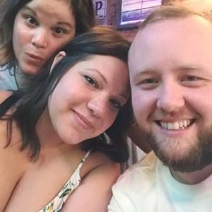 Meet your Posher, Gloria